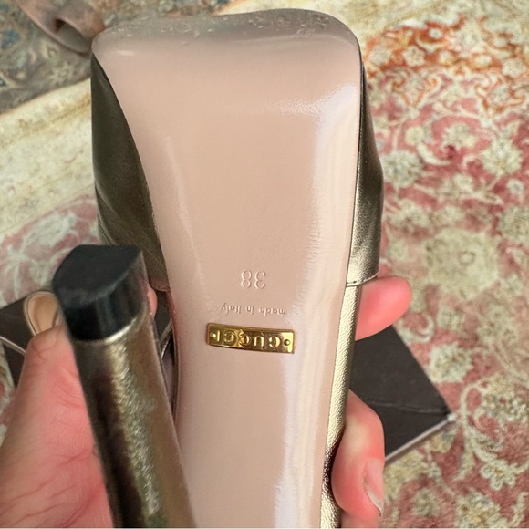 Gucci Women's Gold Peep Toe Heels Size 38 - Picture 3 of 10